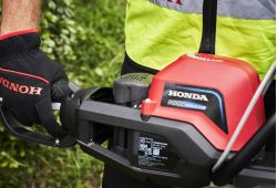 Honda battery Hedgetrimmer - tool only
