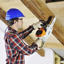 Stihl Battery Chainsaw MSA 160 carpentry work in a ceiling