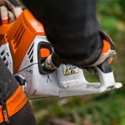 Stihl MS 500i - easy access to controls