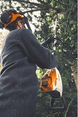 Stihl KMA 200 R Cordless KombiEngine with pole saw attachment